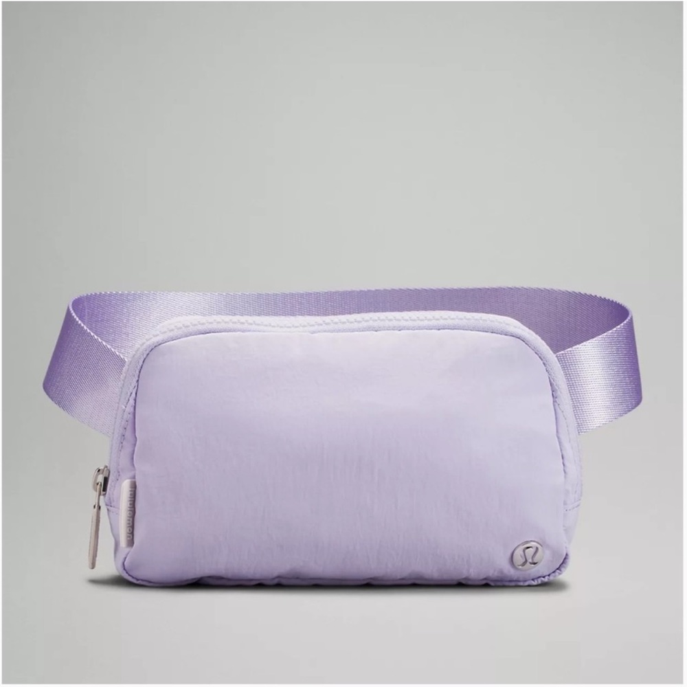 Lululemon- Everywhere Belt Bag- lavender fog